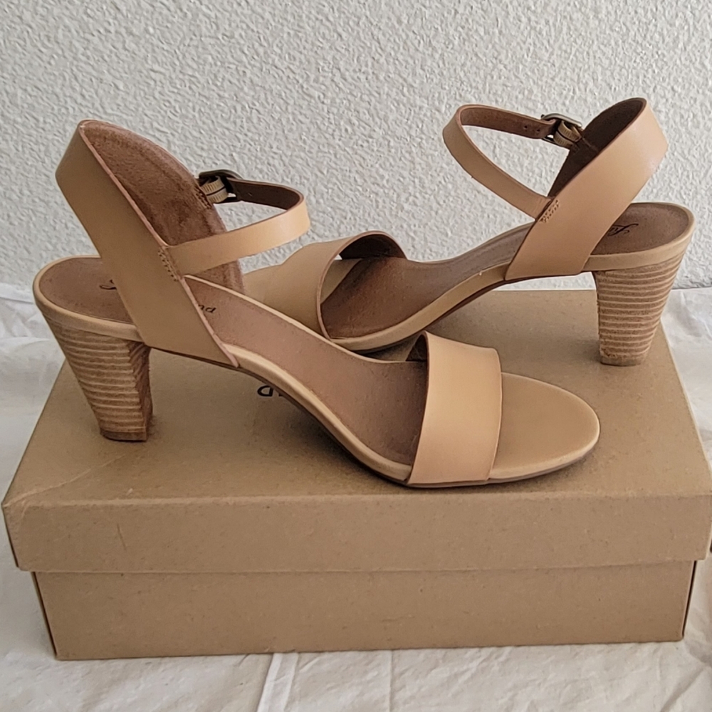 Lucky Brand Padgitte Tan Nude LEATHER Strappy Heels Size 9.5M / 39.5